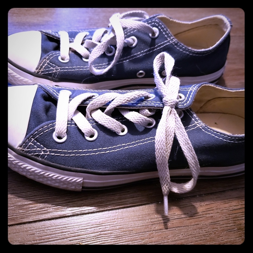 Boys converse size 3